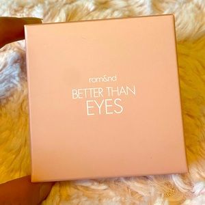 Rom&nd, Better than eyes. Eyes shadow palette with four harmonious.